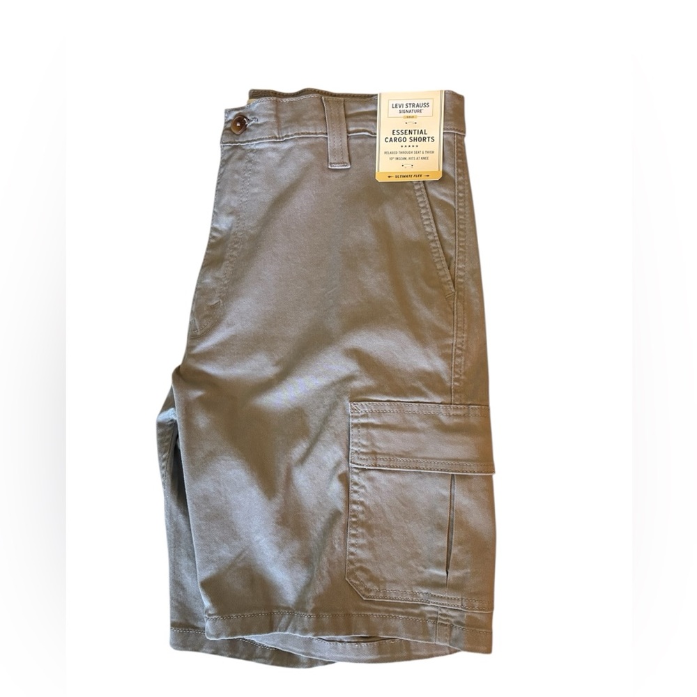 Levi's Essential Cargo Shorts in light grey